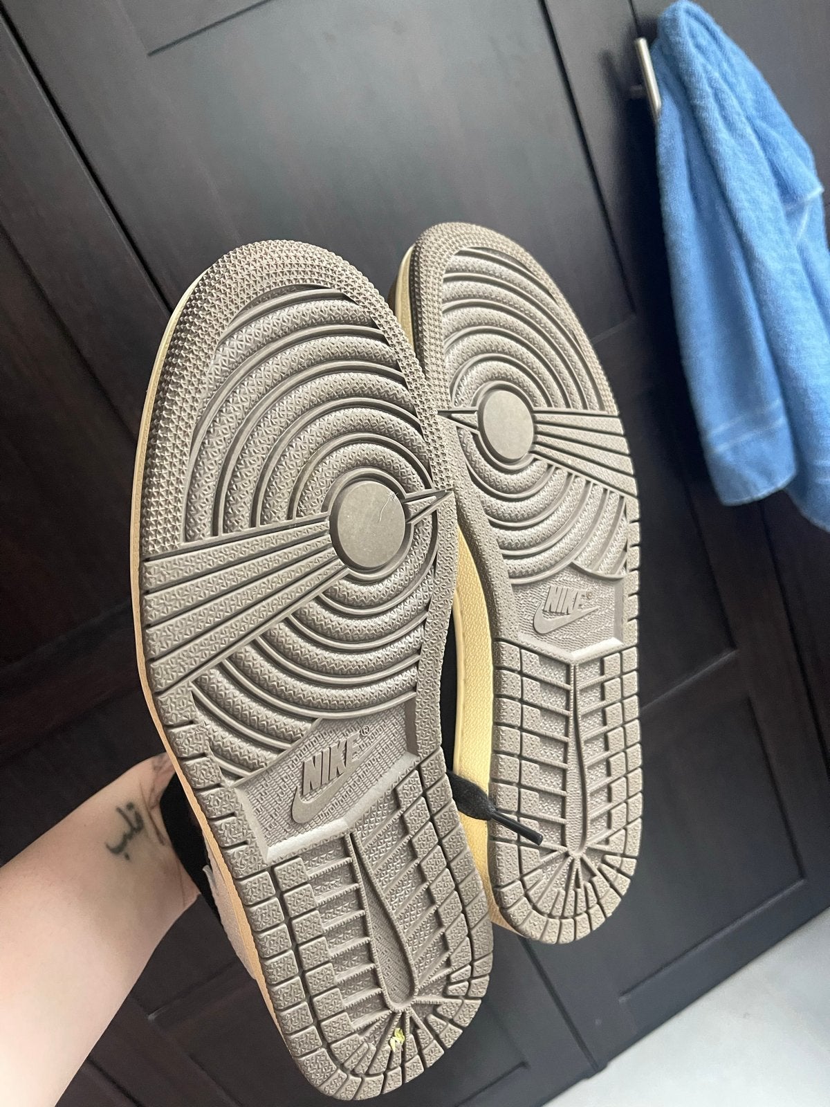 Nike Air Jordan 1 Low Travis Scott Reverse Mocha, Ophalen of Verzenden, Zo goed als nieuw, Bruin, Sneakers of Gympen