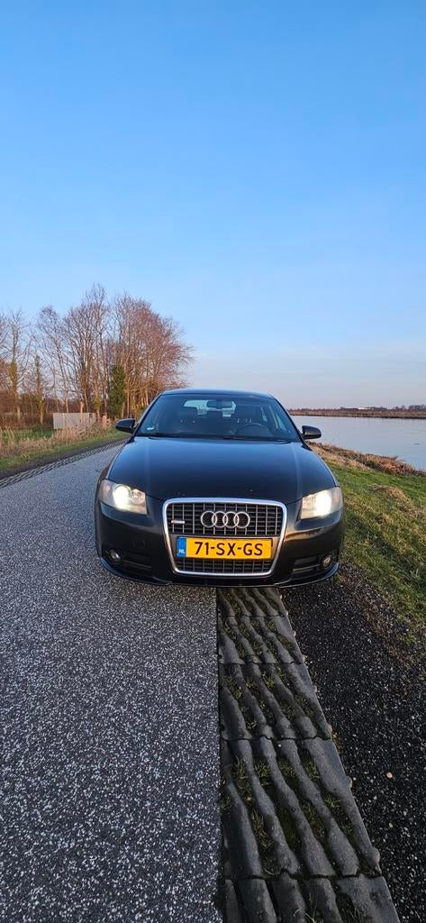 Audi A3 2.0 FSI 110KW 2006 Zwart, Auto's, Audi, Zwart, 4 cilinders, 1984 cc, Leder en Stof