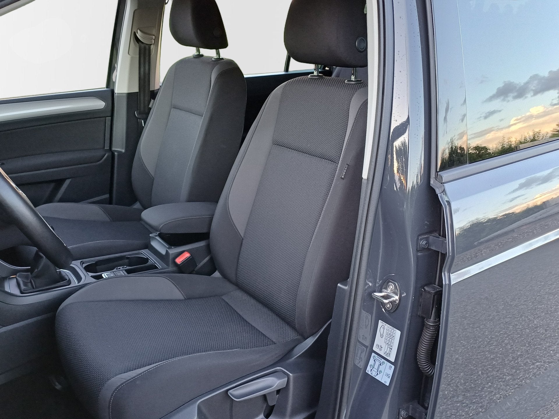Volkswagen Touran TSI Comfortline 7-Pers /Clima/Navi/Carplay, Auto's, Voorwielaandrijving, Gebruikt, Euro 6, 4 cilinders