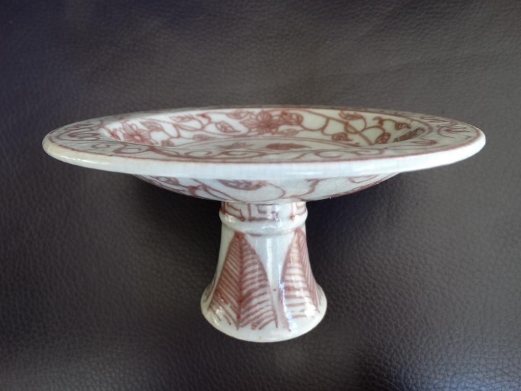 Stemcup, tazza - schaal op voet, bloemen mangaankleur, China, Ophalen of Verzenden