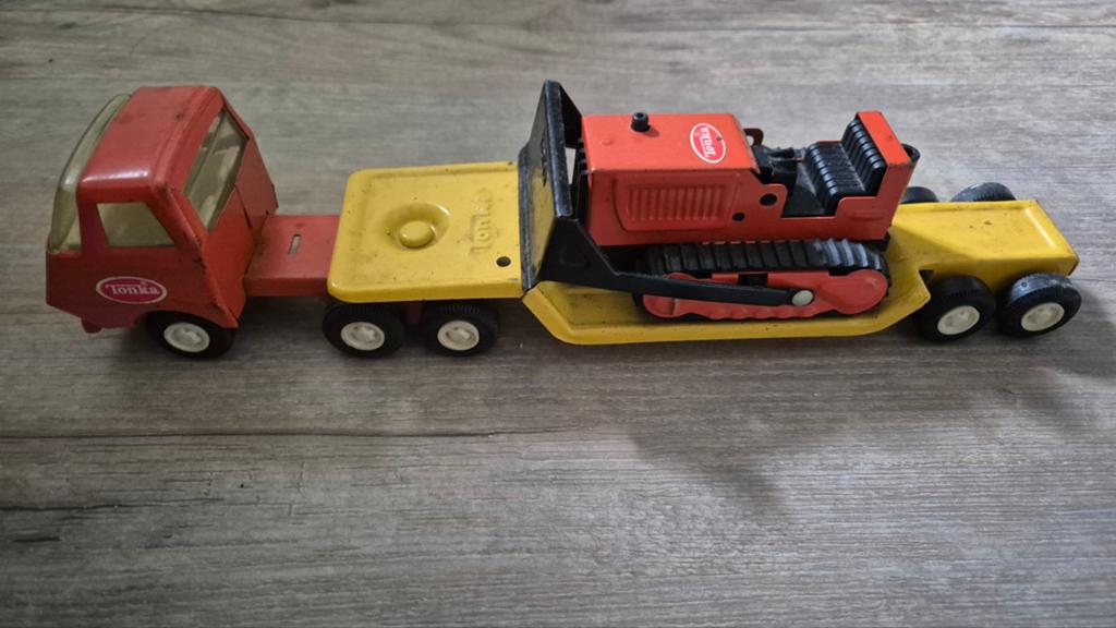 Vintage Tonka Vrachtwagen met Bulldozer, Ophalen of Verzenden, Gebruikt, Bus of Vrachtwagen, Overige merken