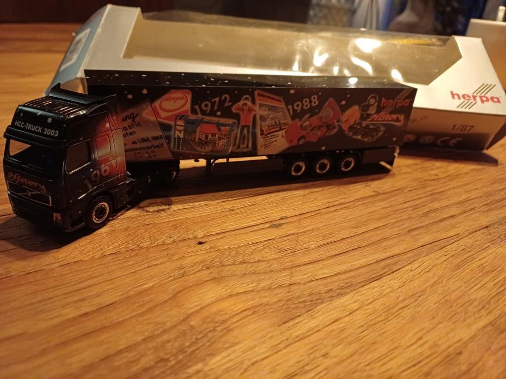 Herpa volvo, Hobby en Vrije tijd, Modelauto's | 1:87, Ophalen of Verzenden, Zo goed als nieuw, Bus of Vrachtwagen, Herpa