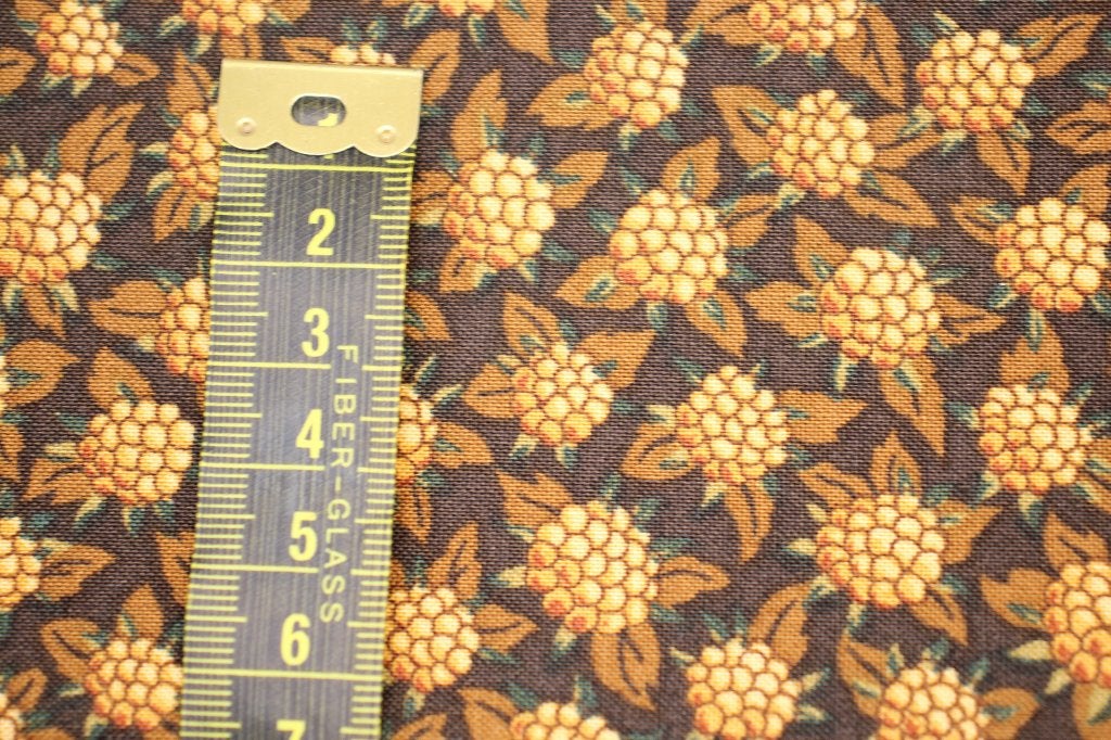 Coupon 100% katoen stof - bruin bramen/framboos #4078, Bruin, Nieuw, Ophalen of Verzenden, 30 tot 120 cm