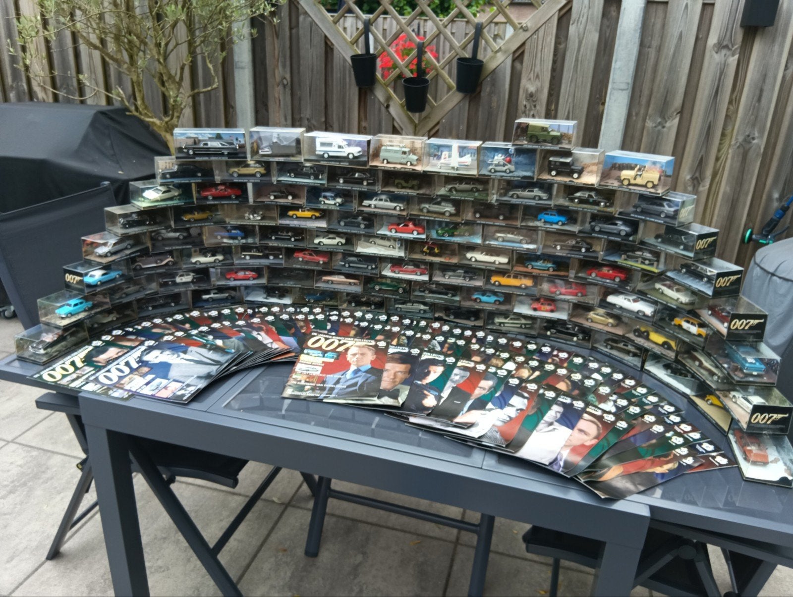 Unieke James Bond 007 modelauto's collectie (91 stuks), Hobby en Vrije tijd, Modelauto's | 1:43, Ophalen, Zo goed als nieuw, Auto