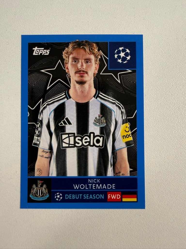 325 Nick Woltemade Blue Parallel Sticker Champions League, Ophalen of Verzenden, Nieuw, Buitenlandse clubs, Poster, Plaatje of Sticker