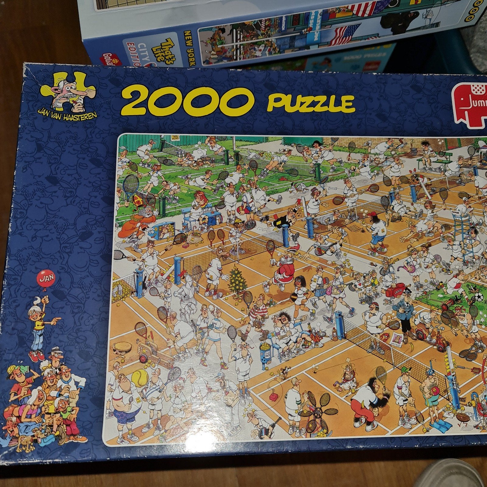 Jan van haasteren -de tennisbaan 2000 stuks, Hobby en Vrije tijd, Denksport en Puzzels, Ophalen of Verzenden, Meer dan 1500 stukjes