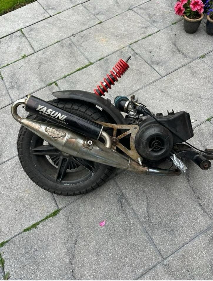 Piaggio blok 50cc airsal met yasuni r + kabelboom, Fietsen en Brommers, Ophalen, Gebruikt, Blok, Piaggio