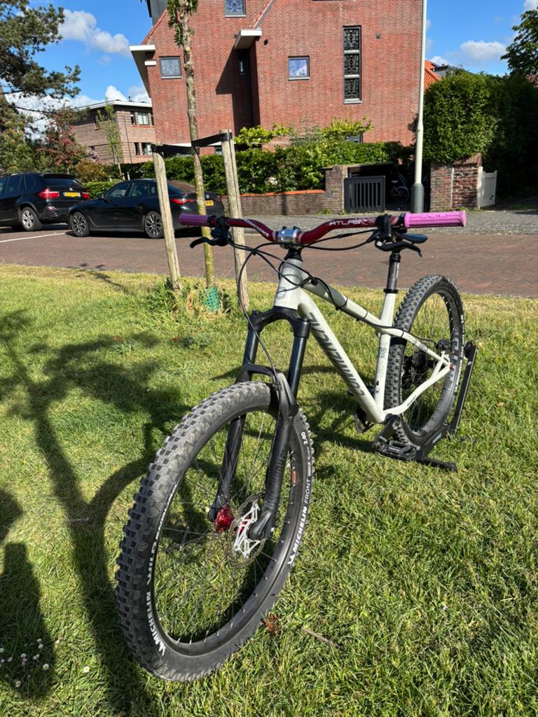 Commencal Meta HT AM Medium, Fietsen en Brommers, Fietsen | Crossfietsen en BMX, Zo goed als nieuw, 24 inch of meer, Aluminium