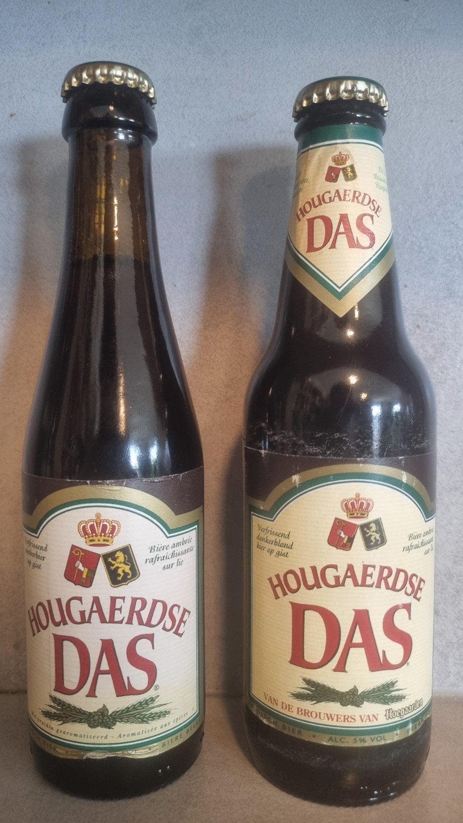 2x Hougaerdse DAS, De Kluis, Hoegaarden: '00 & '01, Verzamelen, Biermerken, Ophalen of Verzenden, Zo goed als nieuw, Flesje(s)
