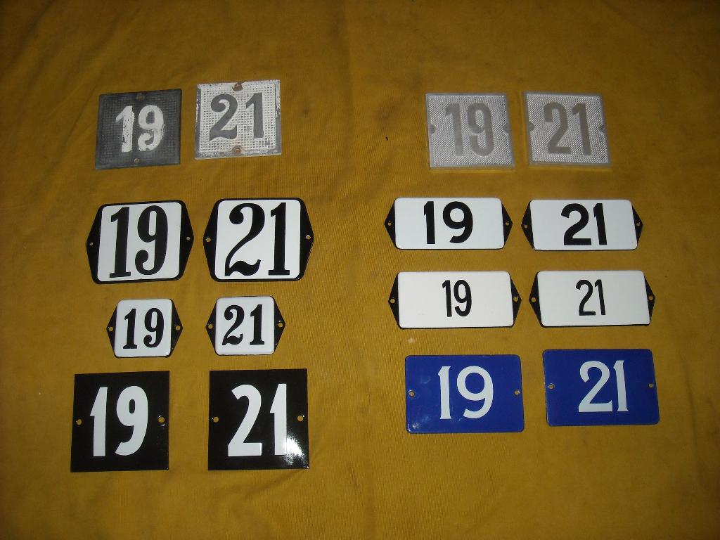 oud emaille huisnummer 19 en 21 ook 20 22 23 24 25 26 27 28, Ophalen of Verzenden