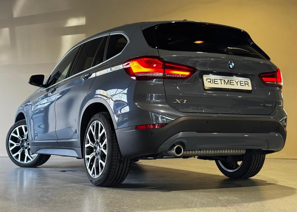 BMW X1 sDrive18i |Pano |Head-Up |Dealer onderhouden |Stoelve, Stof, Gebruikt, Euro 6, Met garantie (alle)