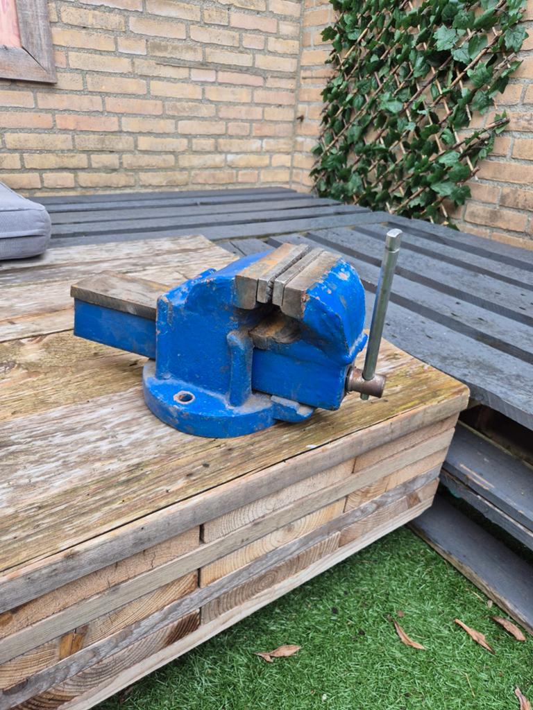 Zware bankschroef 125 mm bek, Doe-het-zelf en Verbouw, Ophalen of Verzenden