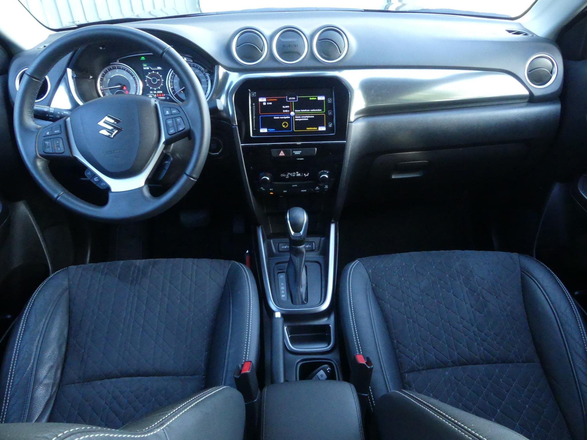 Suzuki Vitara 1.5 Hybrid Style AUTOMAAT TREKHAAK, 1ste eigen, Auto's, 12 maanden, Gebruikt, 4 cilinders, 400 kg