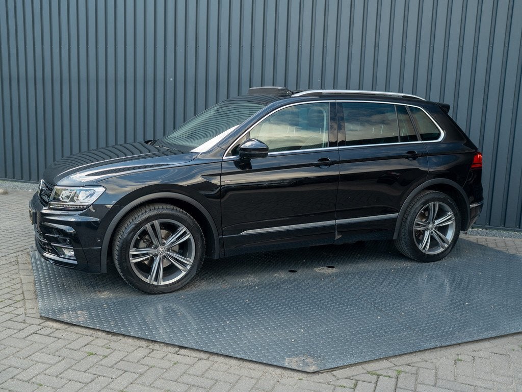 Volkswagen Tiguan 1.4 TSI ACT Highline Business R | Pano | T, 12 maanden, 4 cilinders, Zwart, SUV of Terreinwagen