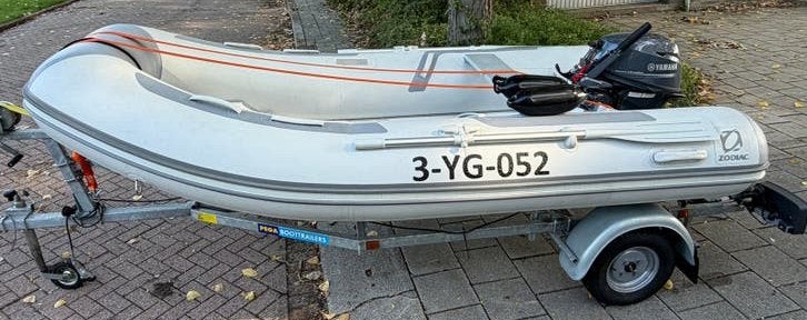 Zodiac rubberboot met Yamaha 15pk motor en Pega boottrailer