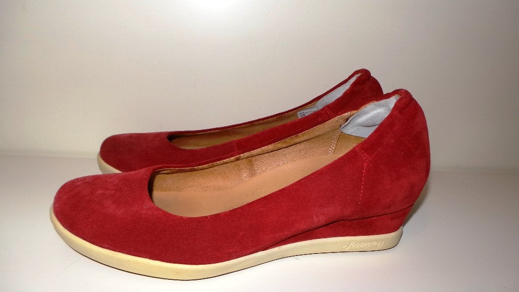 Footnotes - rode lage sleehakken - maat 38, Kleding | Dames, Schoenen, Instappers, Ophalen of Verzenden, Zo goed als nieuw, Rood