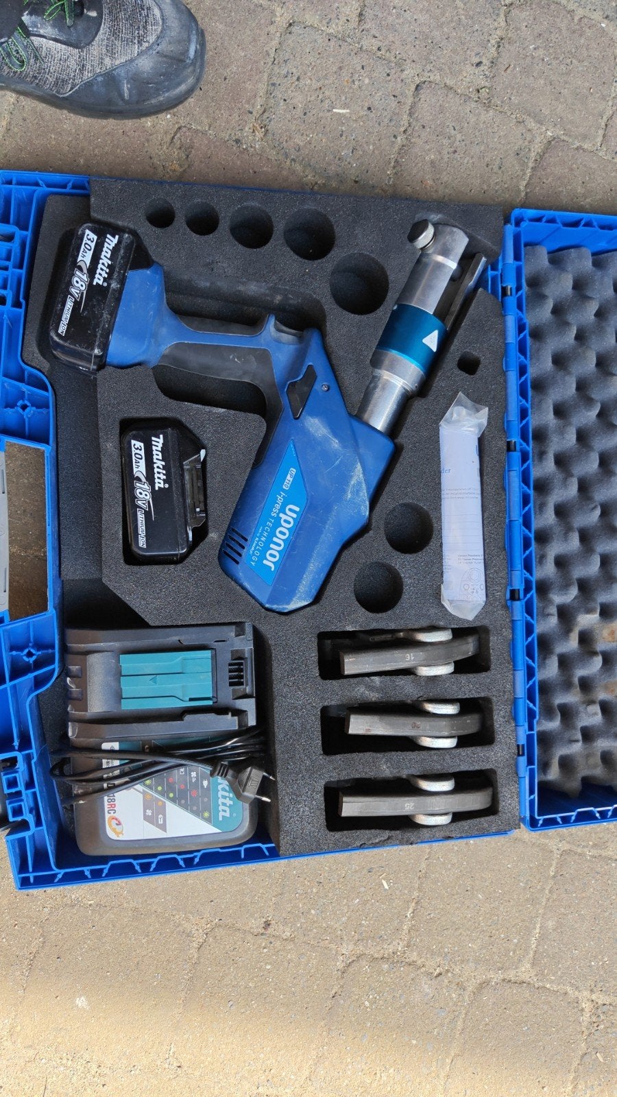 Uponor Perstang met toebehoren en leidingen (20mm, 25mm), Ophalen, Zo goed als nieuw