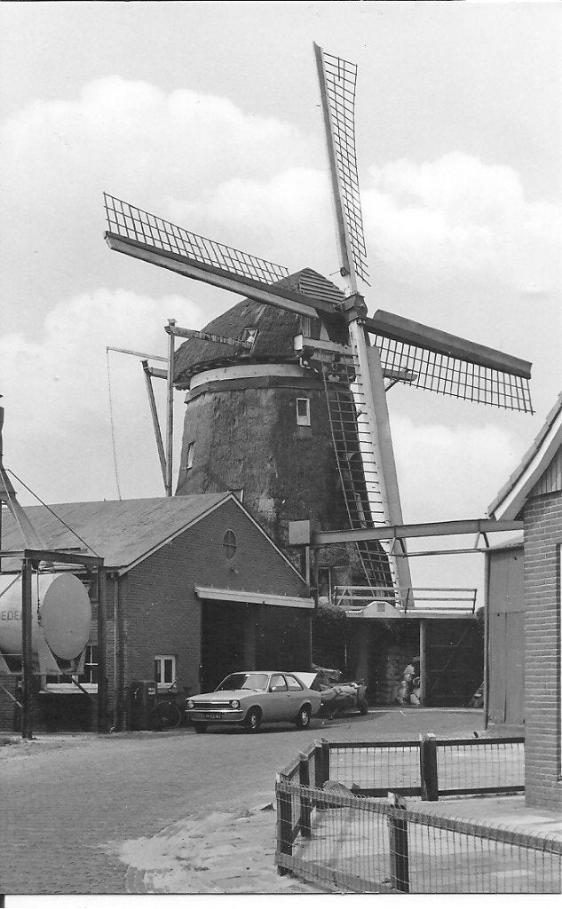 Zuidwolde korenmolen "De Vlijt" ansichtkaart 1975, Ophalen of Verzenden, 1960 tot 1980, Ongelopen, Drenthe