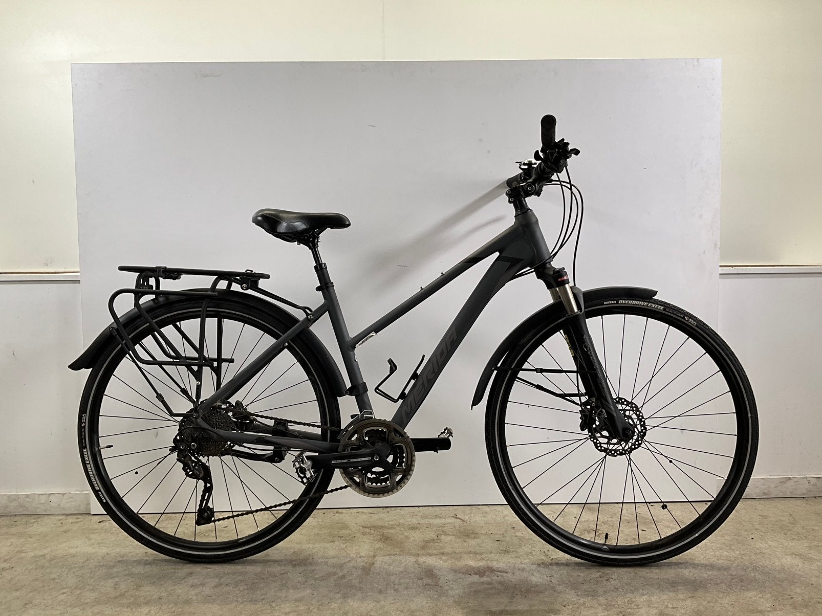 MERIDA CROSSWAY 300 LAGE INSTAP FRAMEHOOGTE 48, Fietsen en Brommers, 28 inch, 47 tot 50 cm, Zo goed als nieuw, Meer dan 20 versnellingen