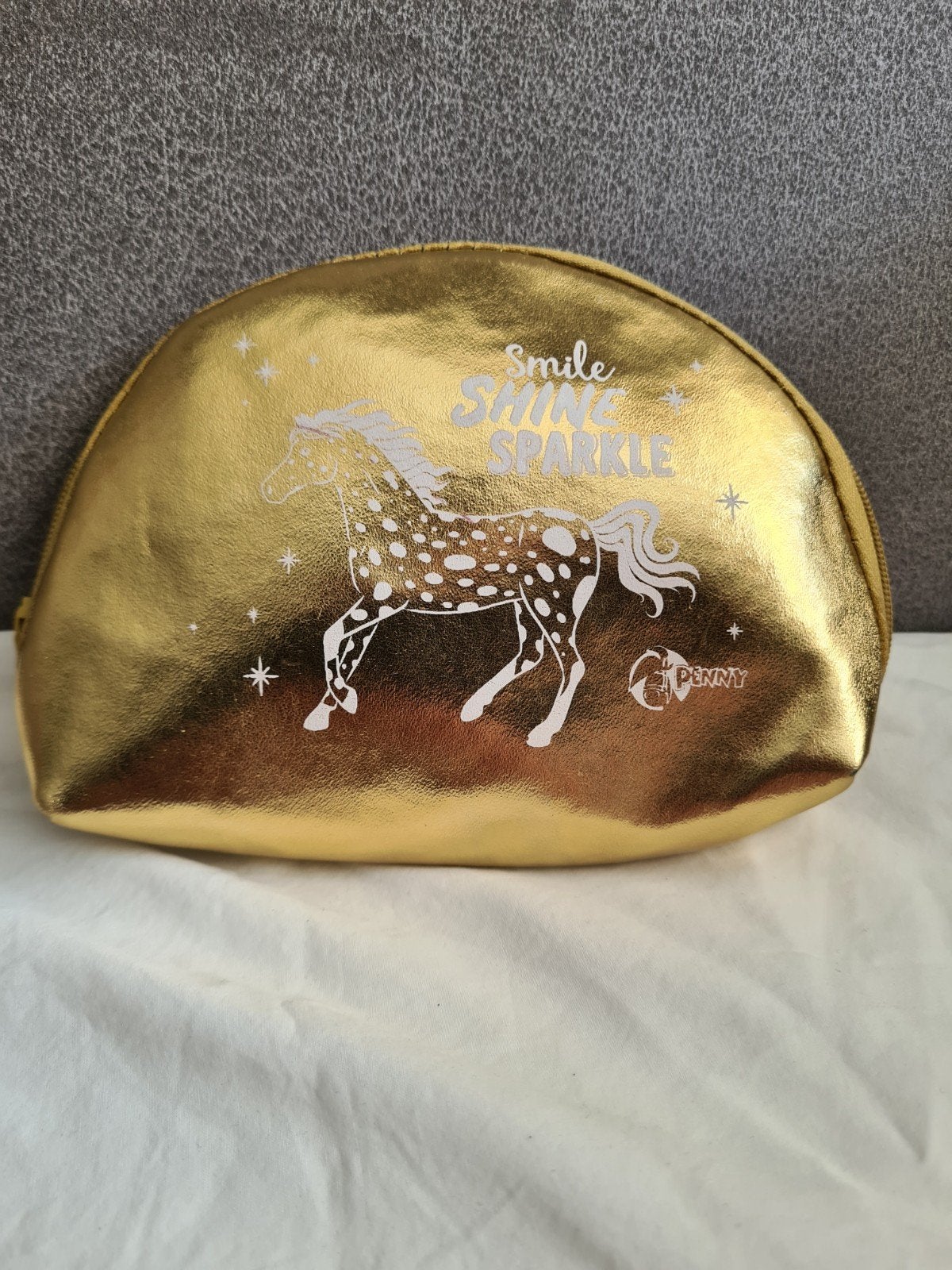 Gouden Penny make-up tasje met paard, Sieraden, Tassen en Uiterlijk, Toilettassen, Ophalen of Verzenden, Gebruikt, Goud, Meisje