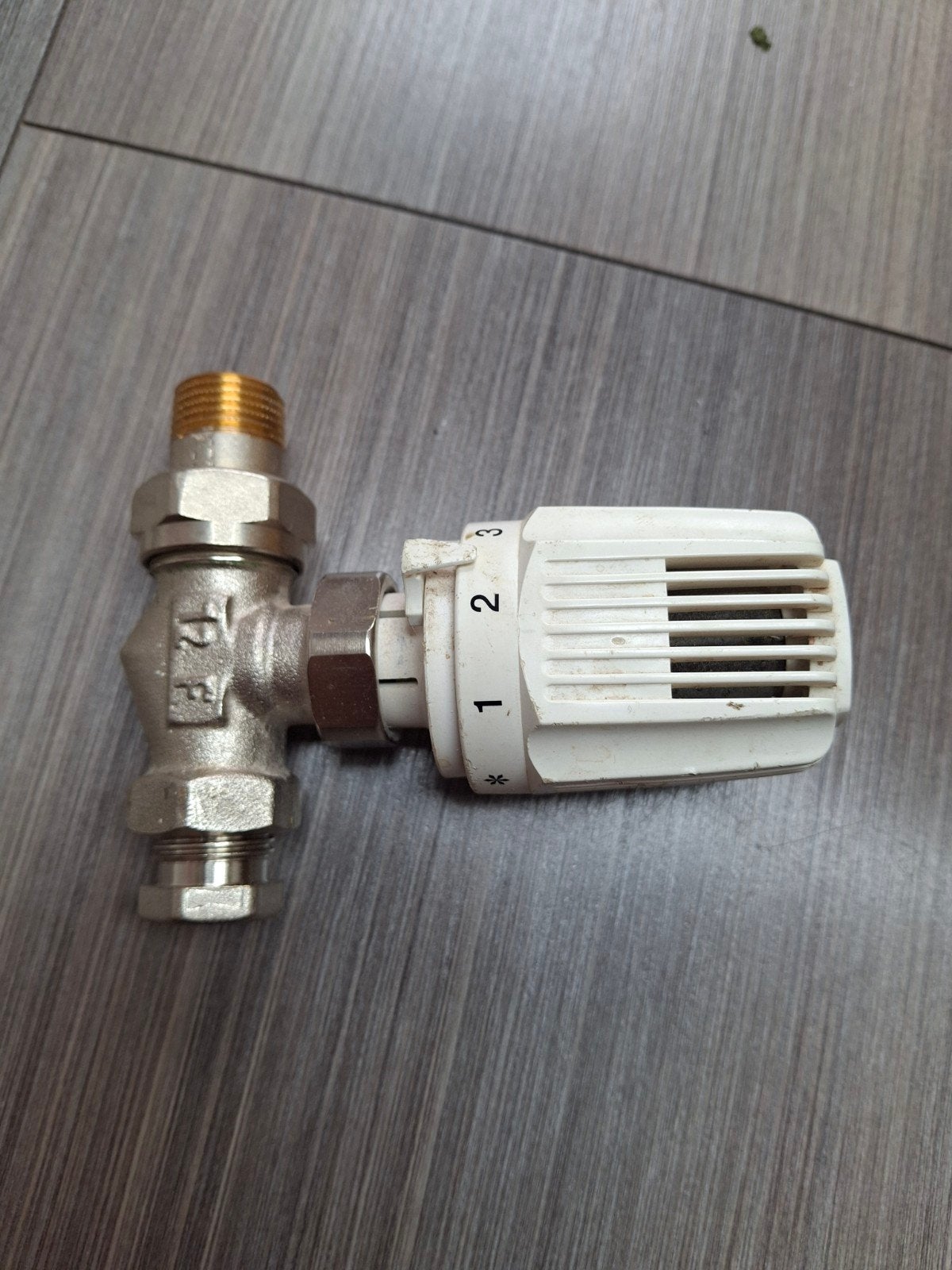 Radiator knop, Doe-het-zelf en Verbouw, Verwarming en Radiatoren, Ophalen of Verzenden, Radiator, 30 tot 80 cm
