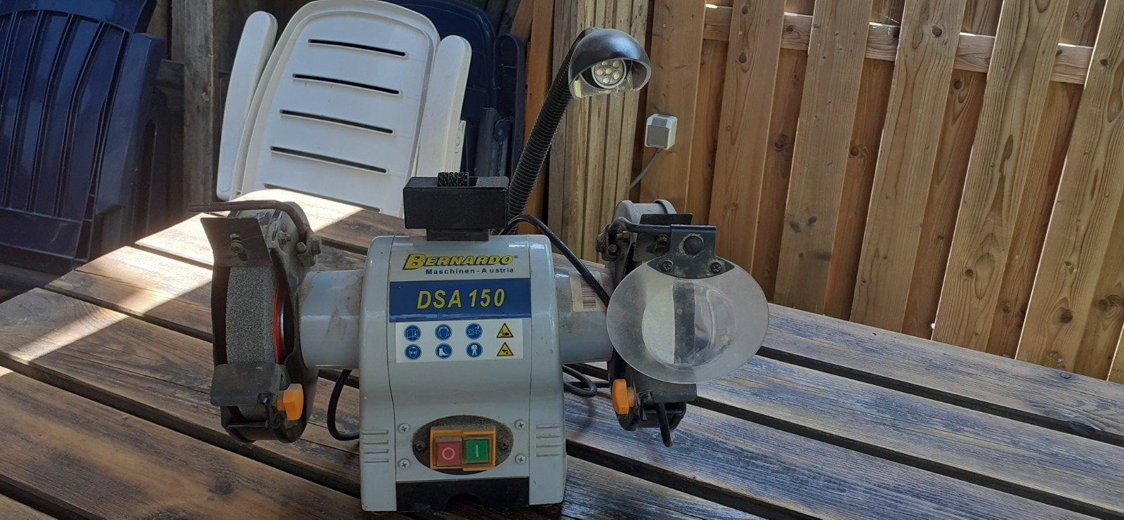 Bernardo DSA 150 Werkbankslijpmachine met lamp, Doe-het-zelf en Verbouw, Gereedschap | Slijpmachines, Ophalen
