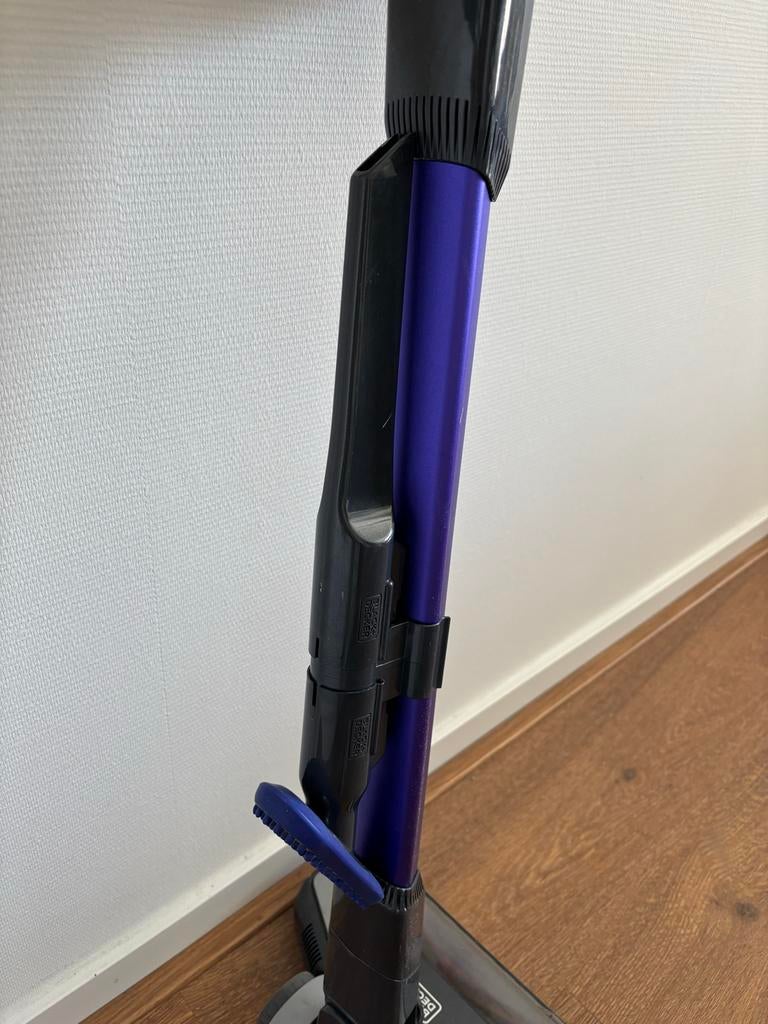 BLACK+DECKER 18V 2.0Ah 4IN1 PET Steelstofzuiger, Ophalen, Gebruikt, Reservoir