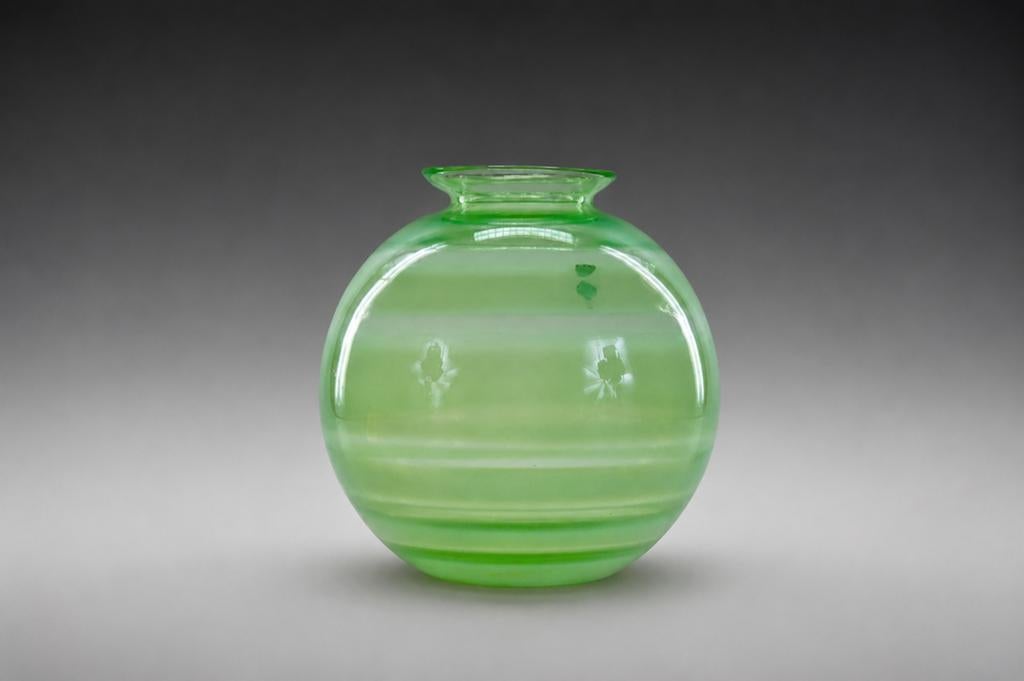 Grote Leerdam vaas van annagroen uraniumglas – ca. 25 cm, Ophalen of Verzenden