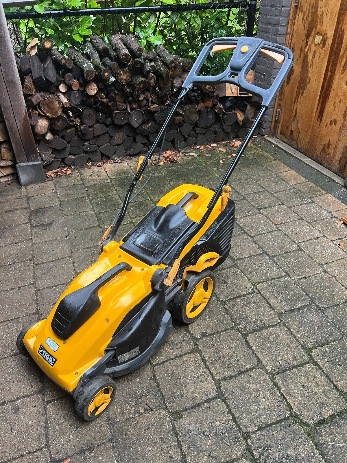 Stiga elektrische grasmaaier EL-380, 1400W, 35cm maaibreedte, Tuin en Terras, Grasmaaiers, Ophalen, Gebruikt, Elektrische grasmaaier