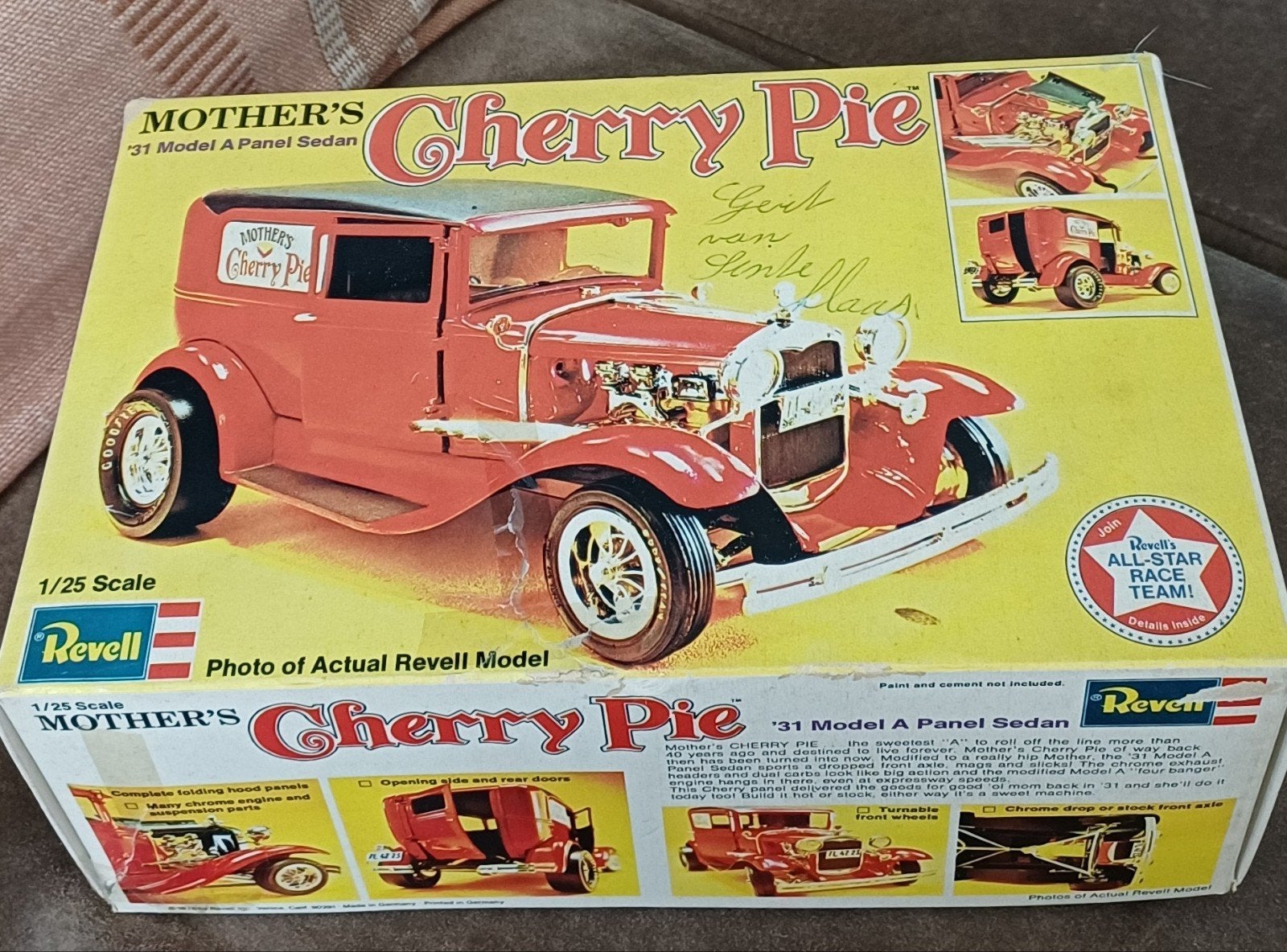 Revell '31 Model A Panel Sedan 'Cherry Pie' Modelbouwkit, Auto, Nieuw, Ophalen of Verzenden, 1:32 tot 1:50
