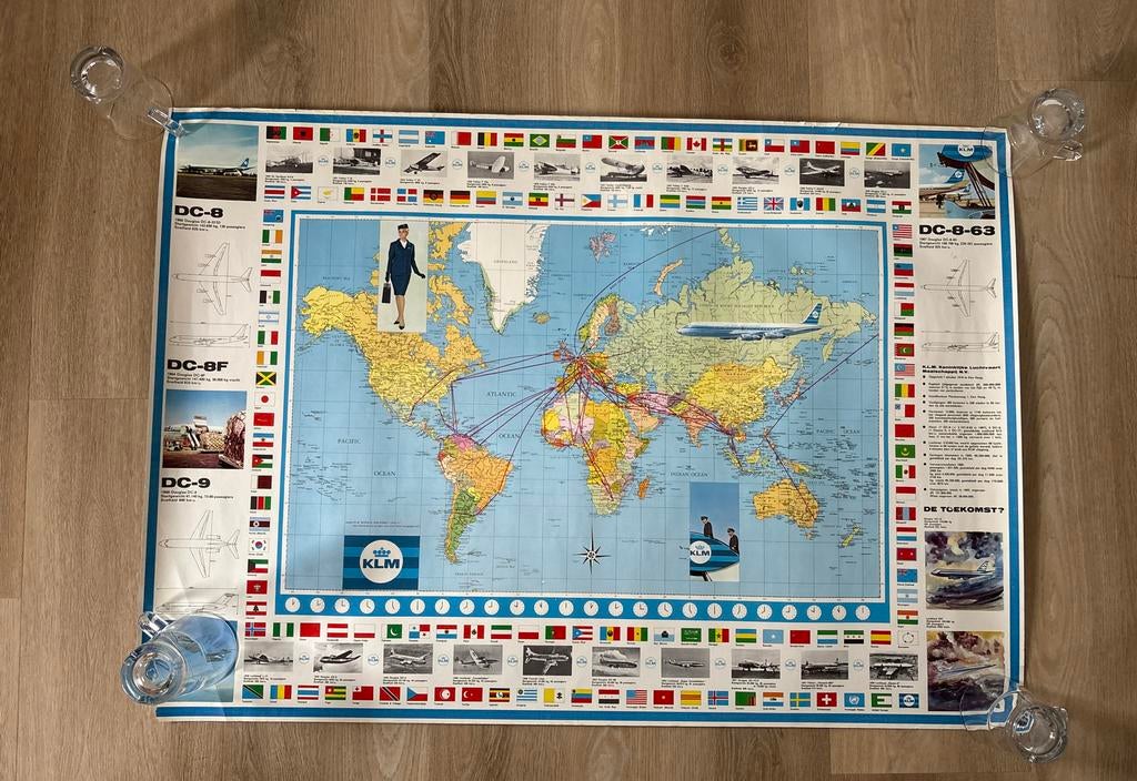 Vintage KLM Wereldroutekaart met Vliegtuigdetails, Ophalen of Verzenden