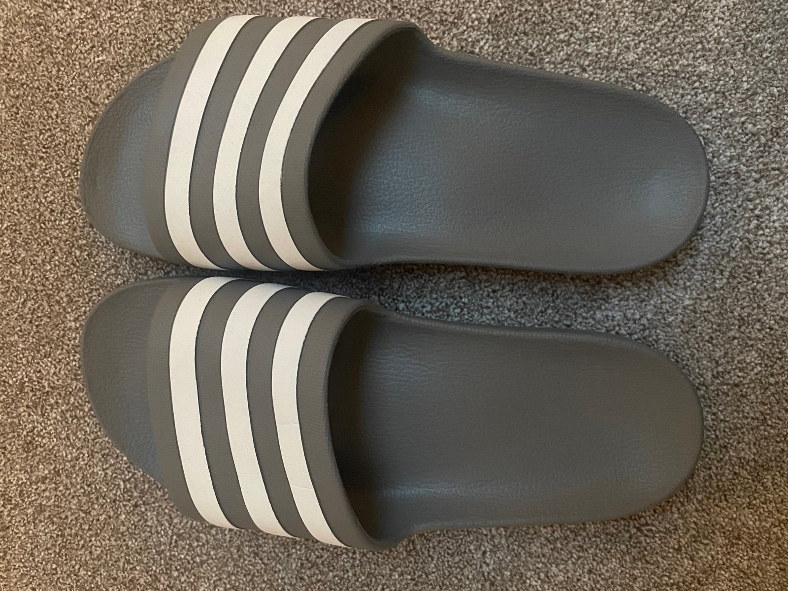 Adidas slippers, Ophalen, Gedragen, Grijs, Slippers