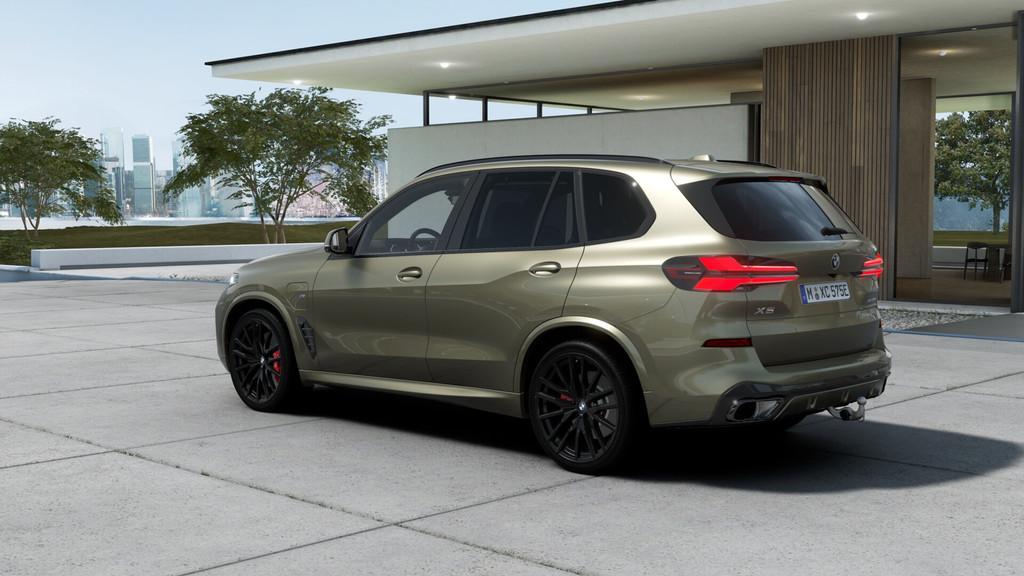 BMW X5 xDrive50e M Sport Automaat / Trekhaak / Panoramadak /, Auto's, BMW, Automaat, Leder, Bedrijf, Hybride Elektrisch/Benzine