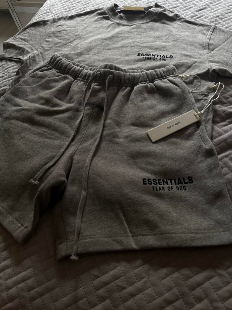 Essentials SS25 FOG Homestead Short & T-shirt Maat M, Ophalen of Verzenden, Zo goed als nieuw, Overige maten, Grijs