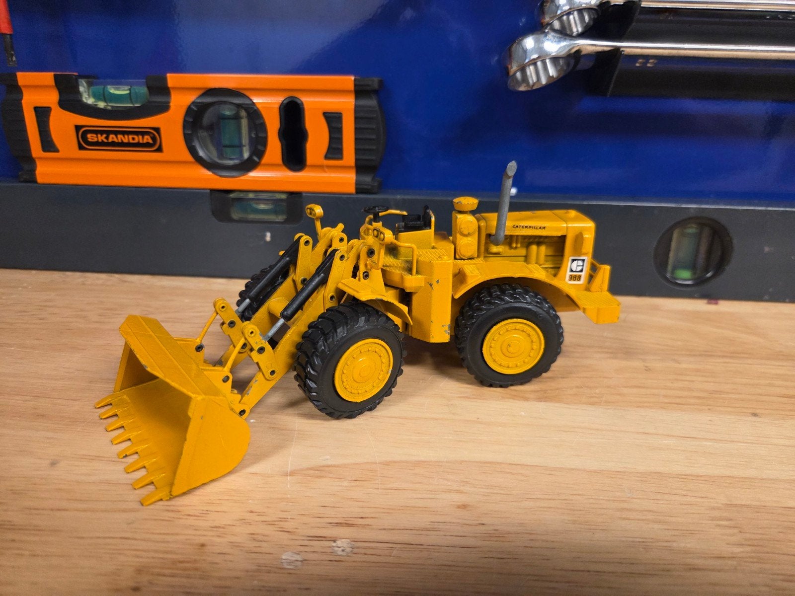 Caterpillar Shovel 988 A 1:50 NZG/Conrad, Ophalen of Verzenden, Gebruikt, Hijskraan, Tractor of Landbouw, NZG