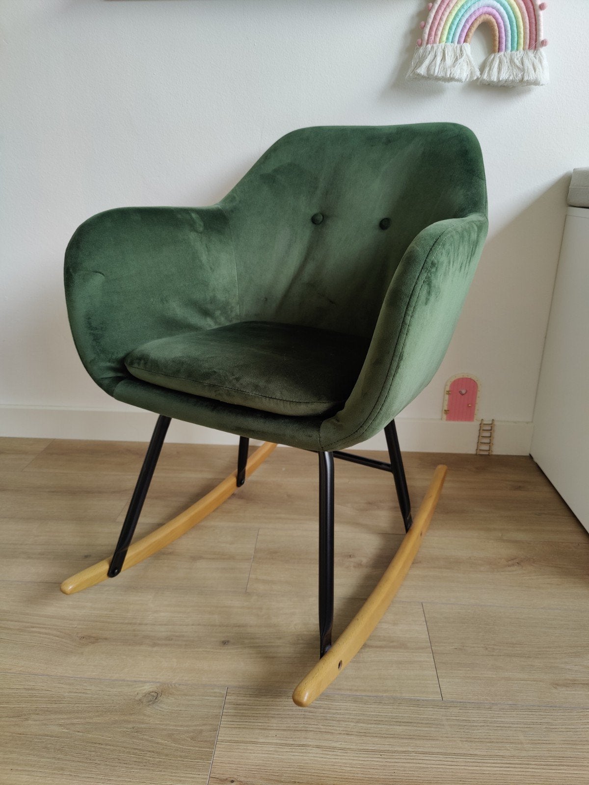 Mooie groene schommelstoel, Huis en Inrichting, Stoelen, Ophalen, Overige kleuren, Modern, Scandinavisch, Zo goed als nieuw