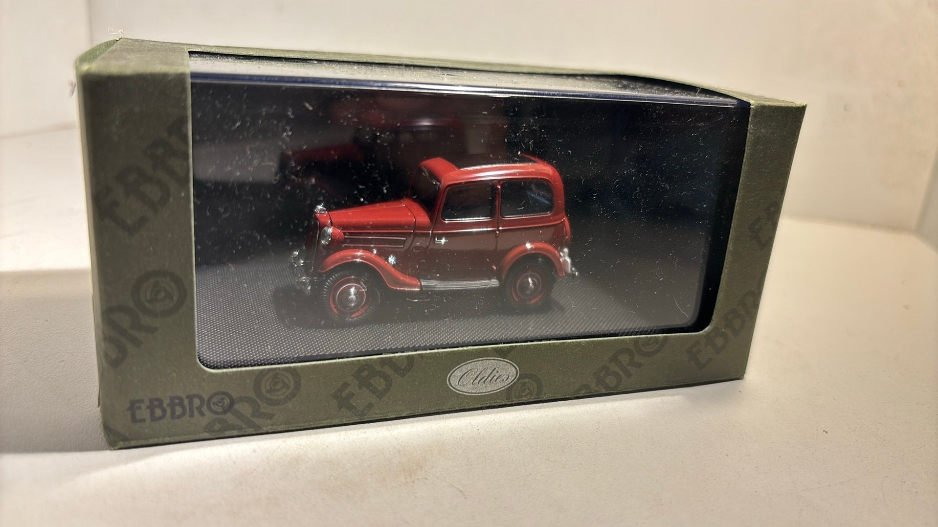 Datsun 17 sedan 1938 ebbro 1.43, Overige merken, Auto, Ophalen of Verzenden, A