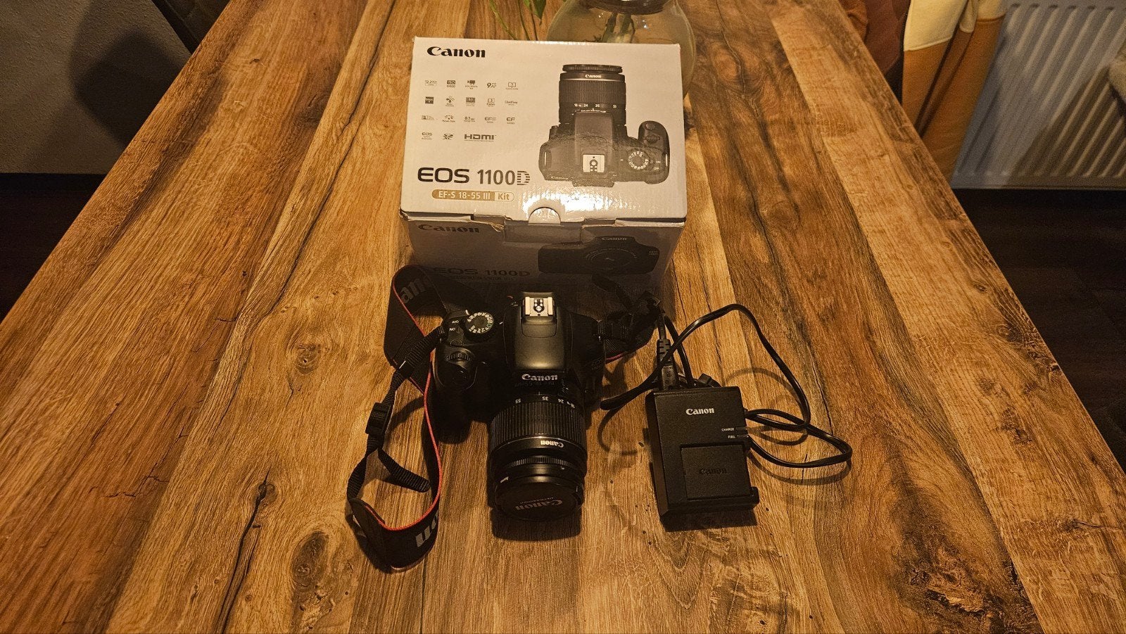 Canon EOS 1100D Spiegelreflexcamera met 18-55mm lens, Ingebouwde flitser, Spiegelreflex, Canon, Accu