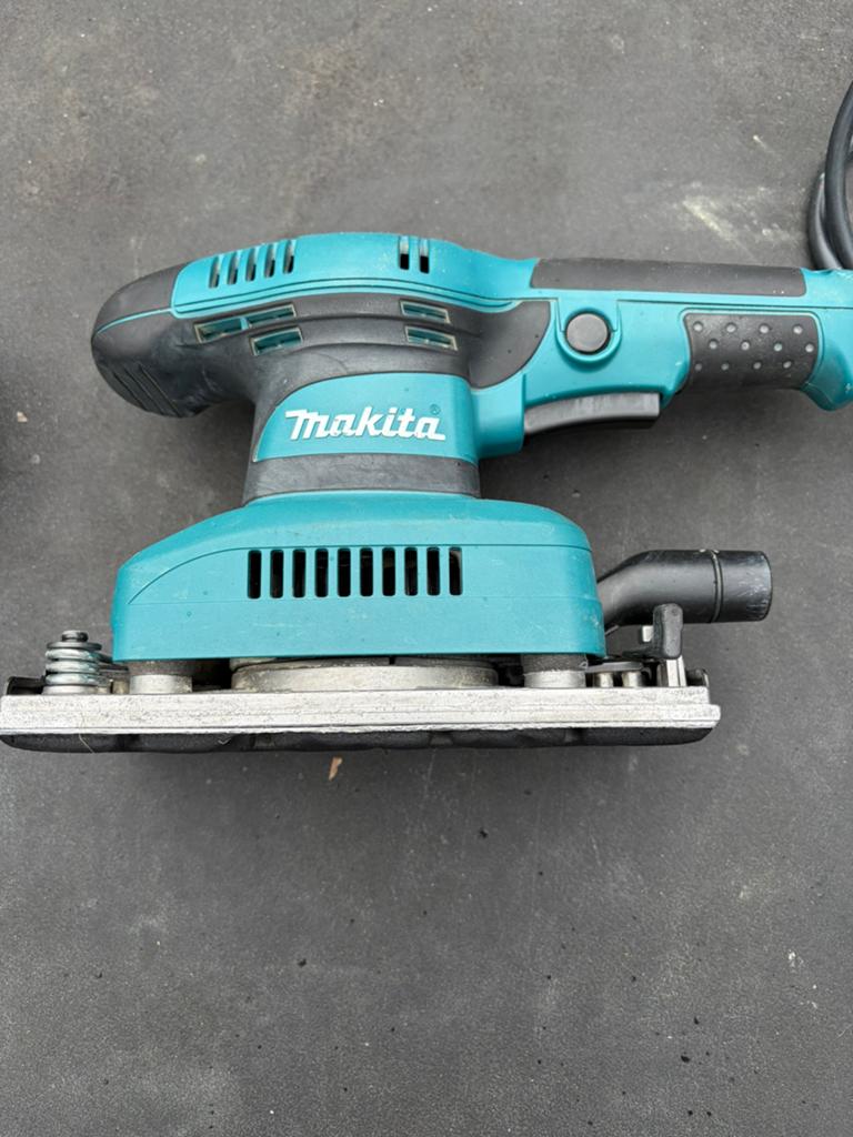 Makita Vlakschuurmachine - Zo goed als nieuw, Doe-het-zelf en Verbouw, Ophalen of Verzenden, Zo goed als nieuw, Minder dan 600 watt