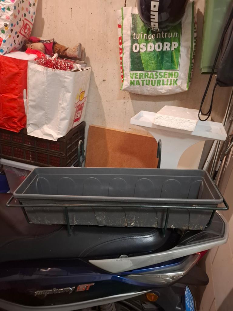 Te koop elho planten bak met houder, Tuin en Terras, Ophalen, Rond, Kunststof, Minder dan 30 cm