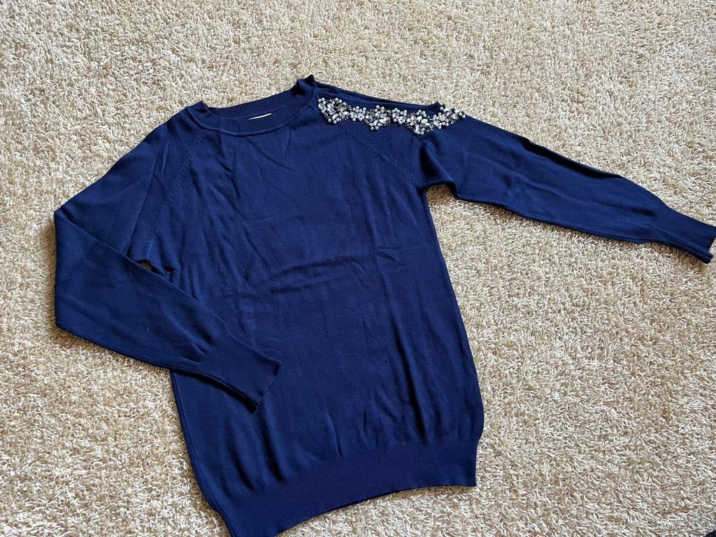 Dunne Trui blauw strass/parels en open schouder mt. S, Ophalen of Verzenden, Zo goed als nieuw, Maat 36 (S), Blauw