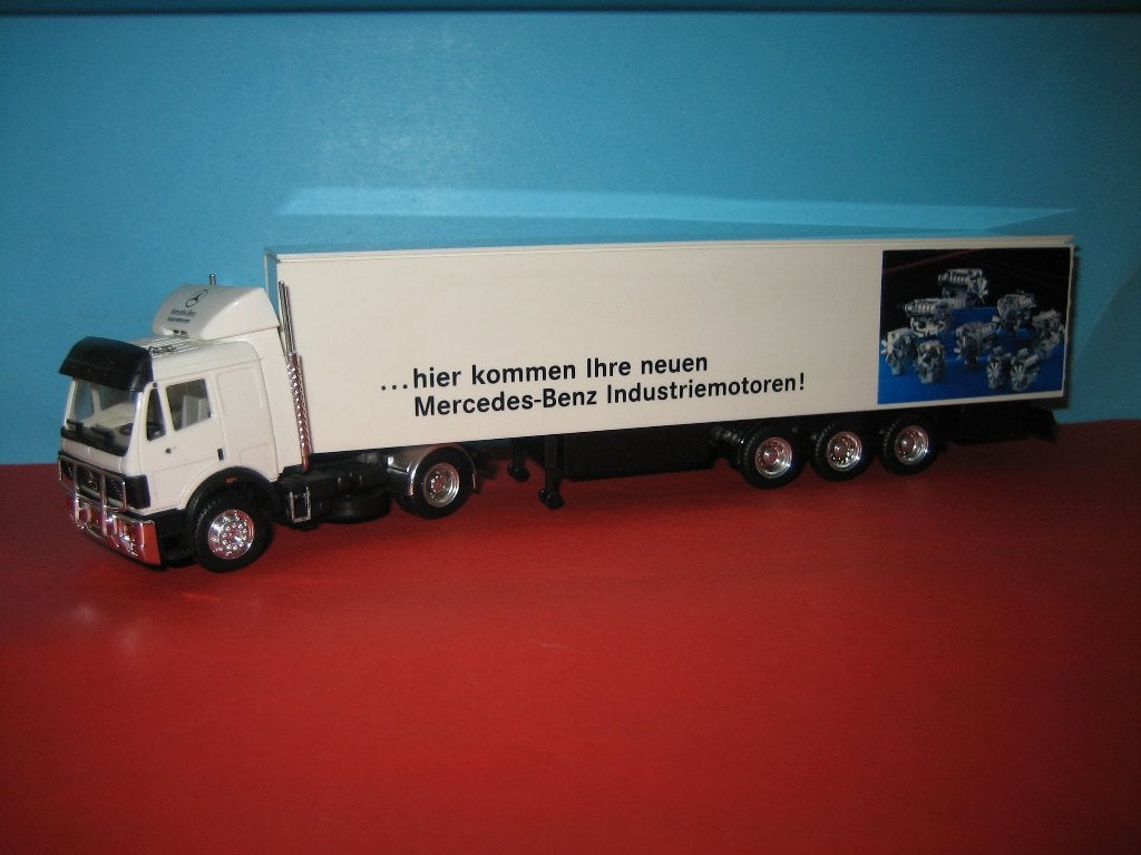 MB-Industrie-motoren  MERCEDES met oplegger  Herpa, Ophalen of Verzenden, Zo goed als nieuw, Bus of Vrachtwagen, Herpa