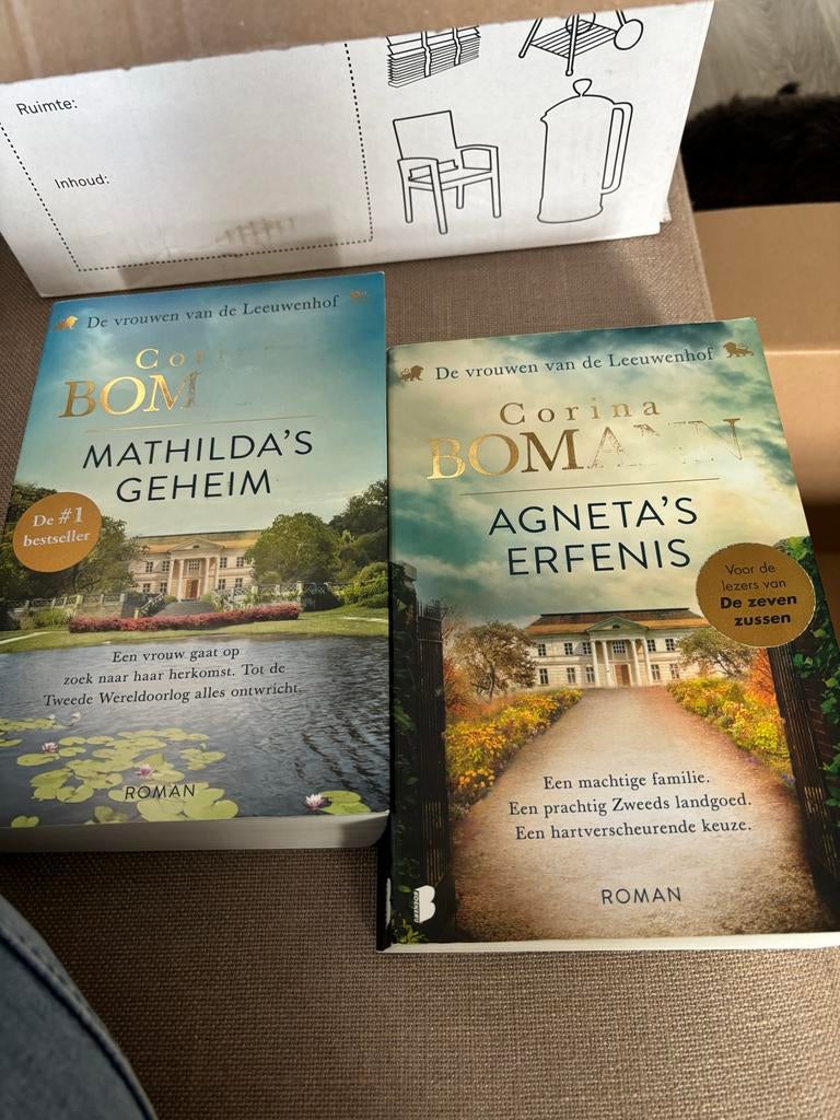 De Vrouwen van de Leeuwenhof - Mathilda's Geheim & Agneta's, Ophalen of Verzenden, Zo goed als nieuw, Nederland
