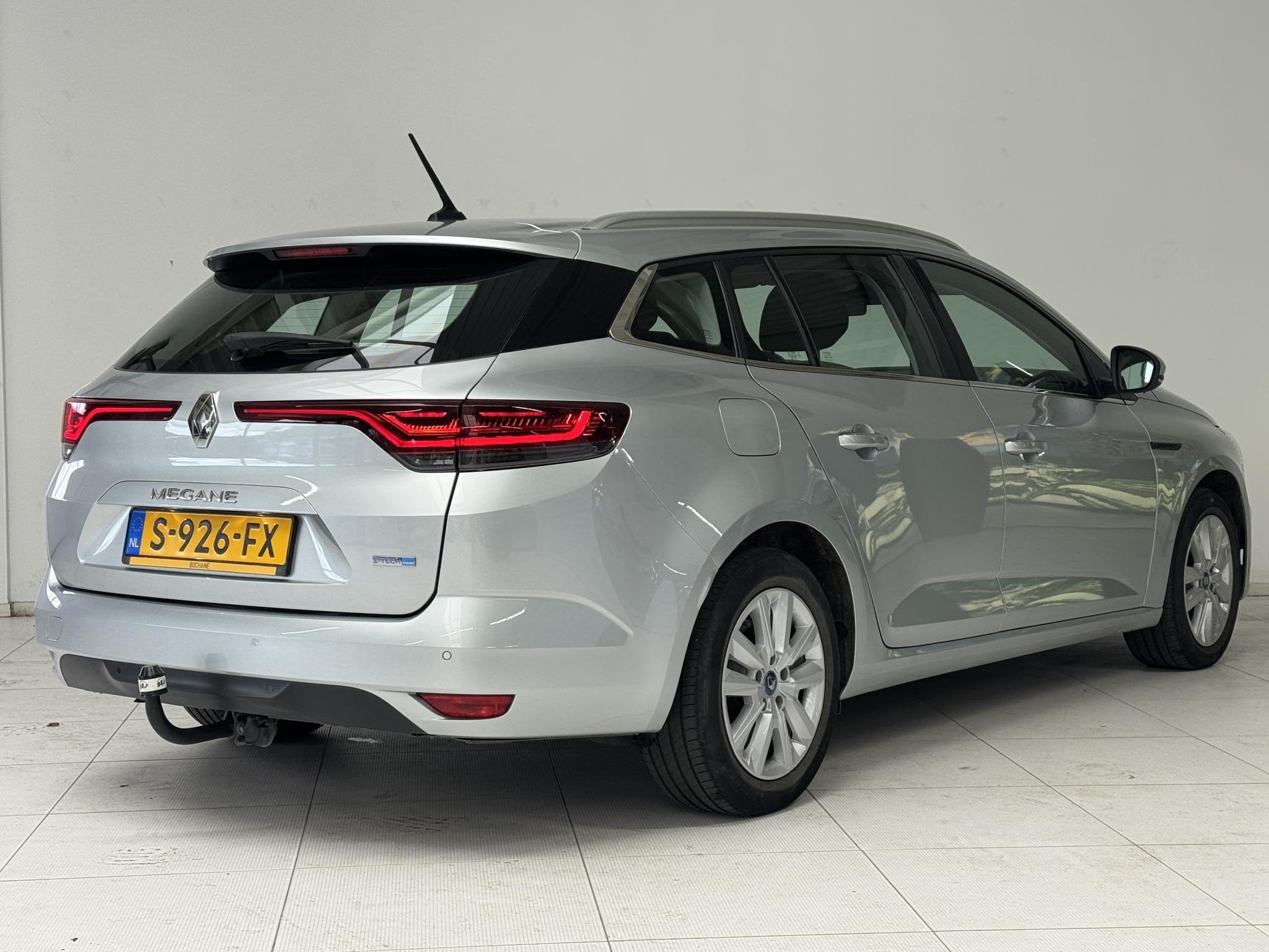 Renault Mégane Estate 1.6 E-Tech Plug-In Hybrid 160 Zen | N, Stof, Gebruikt, 4 cilinders, Met garantie (alle)