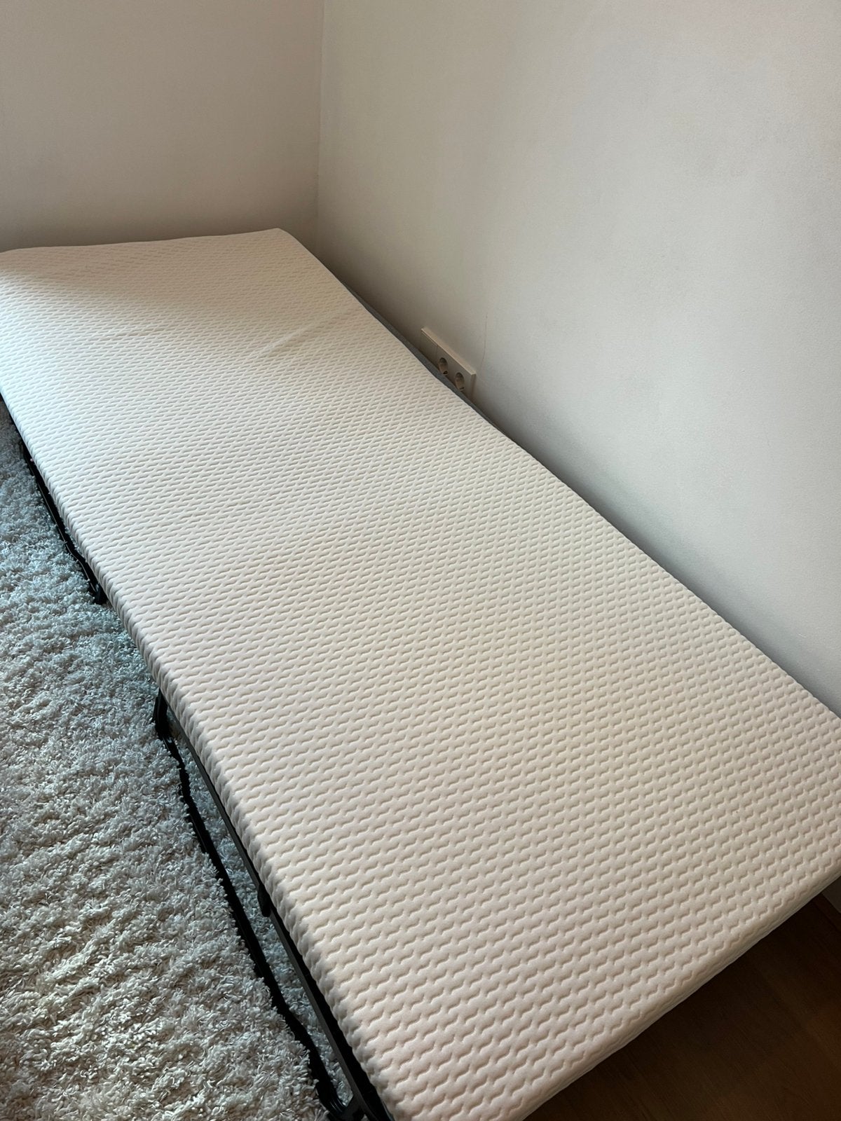 Norruden Ikea logeerbed opvouwbaar + matrastopper, Ophalen, Eenpersoons, 190 cm of minder, Zo goed als nieuw