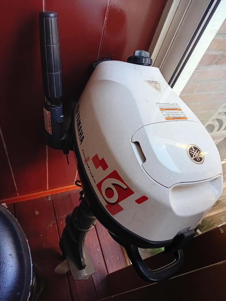Buitenboord motor yamaha 6 pk viertakt, 5 tot 10 pk, Viertaktmotor, Ophalen of Verzenden, Zo goed als nieuw