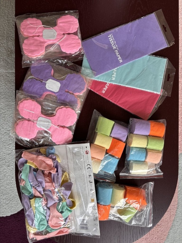 Feestversiering pakket pastel - crepe, honeycombs, ballonnen, Ophalen, Zo goed als nieuw, Versiering, Verjaardag
