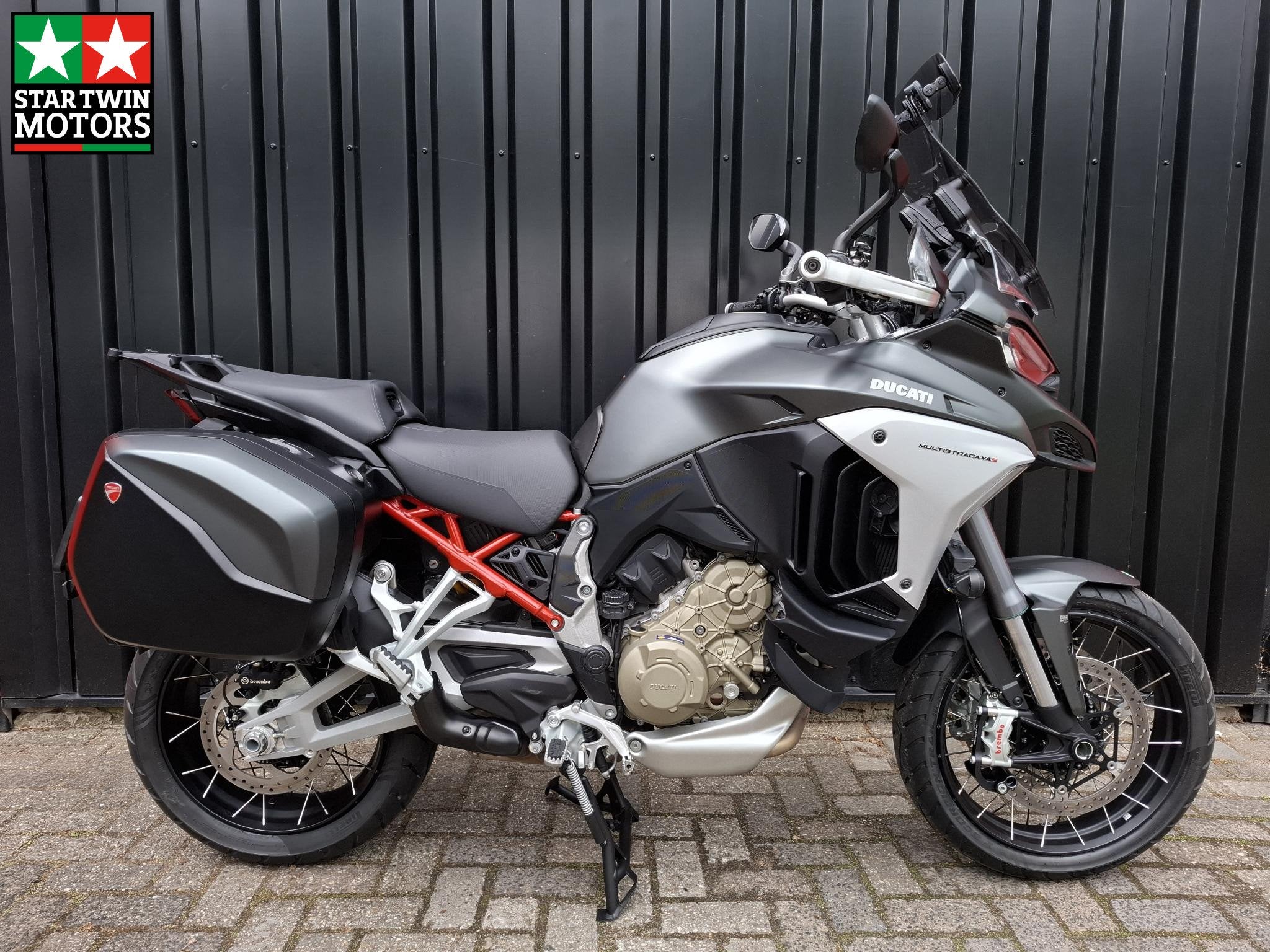 Ducati Multistrada V4 S Travel en Radar, Motoren, Motoren | Ducati, Info@ducati.com, Ducati North Europe B.V., Maanweg 174
2516 AB  Den Haag, NL