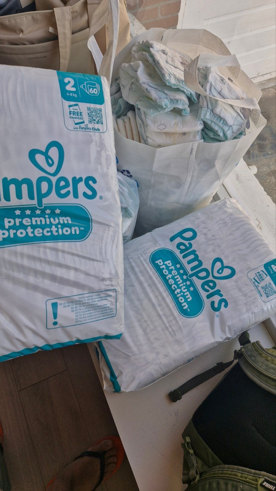 Pampers Luiers maat 2 (3 pakken + losse ta, Ophalen, Nieuw