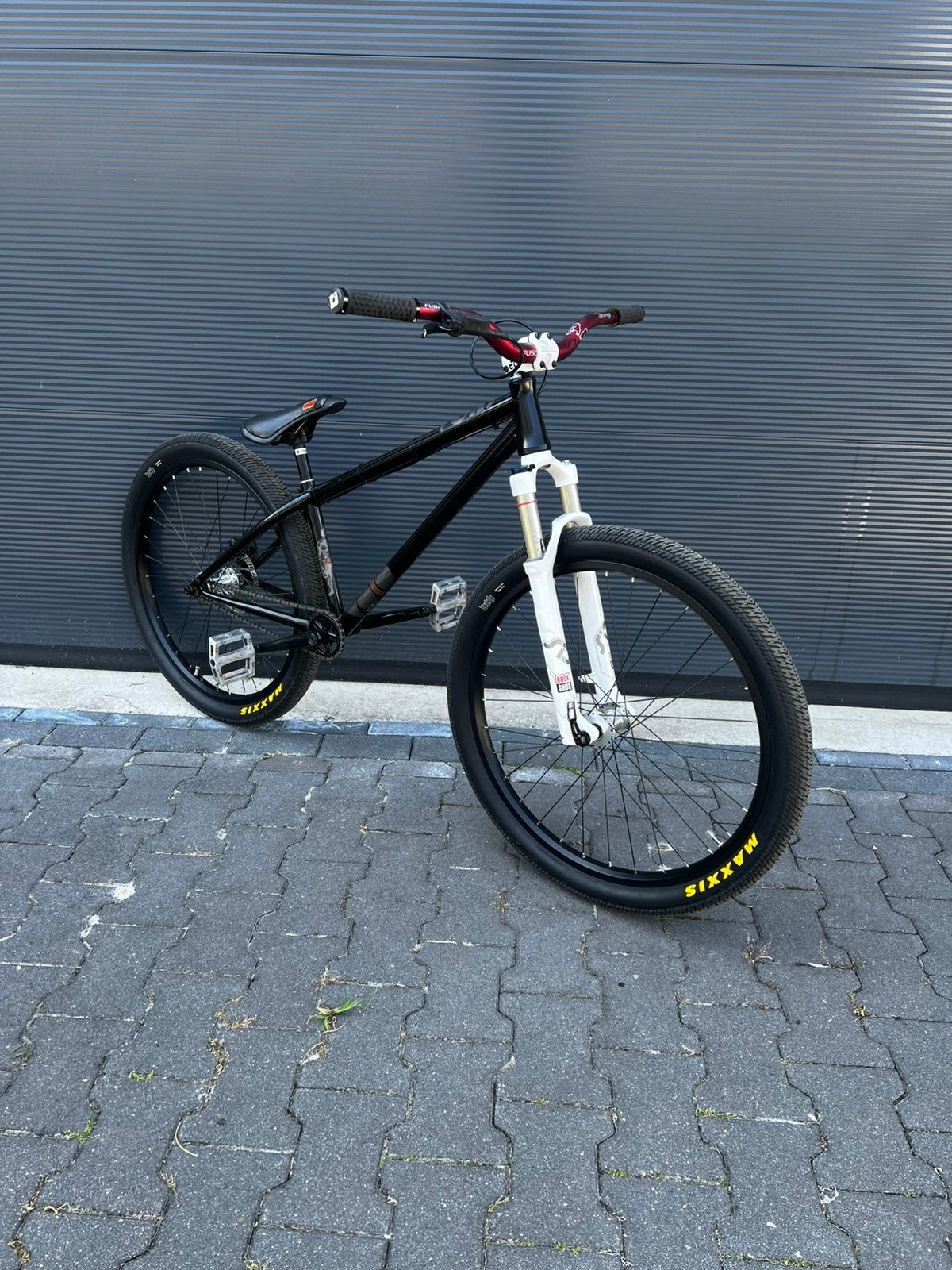 Professionele NS dirtjumper zwart rockshox voorvork maxxis, Fietsen en Brommers, Fietsen | Crossfietsen en BMX, Ophalen of Verzenden